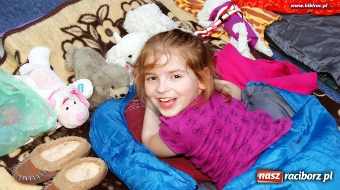 Zdjęcie w galerii na portalu naszraciborz.pl: Raciborska książnica zorganizowała XV Noc z Andersenem wiadomości z regionu