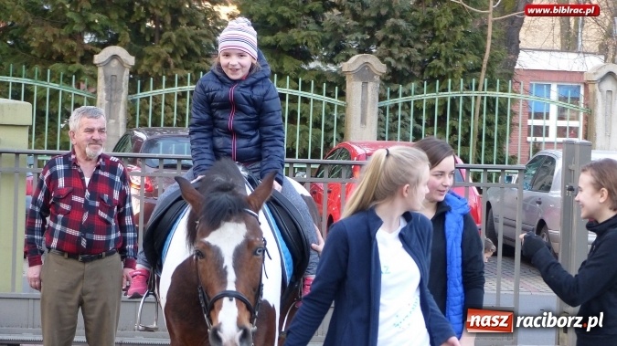 Zdjęcie w galerii na portalu naszraciborz.pl: Raciborska książnica zorganizowała XV Noc z Andersenem wiadomości z regionu