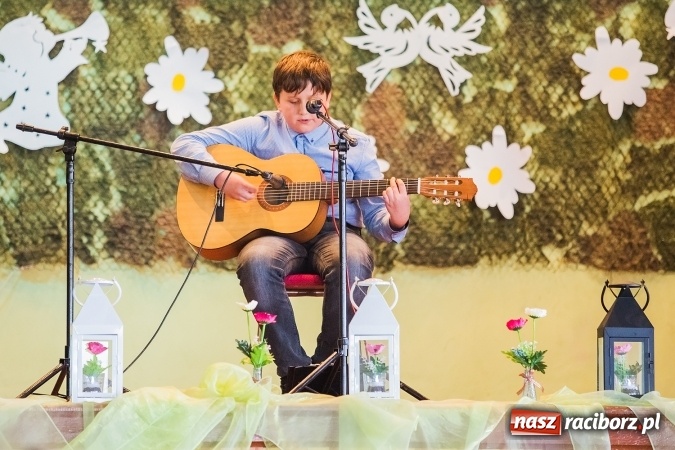 Zdjęcie w galerii na portalu naszraciborz.pl: Piosenki religijne w Borucinie po raz szósty wiadomości z regionu