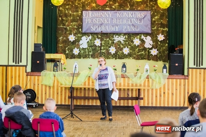 Zdjęcie w galerii na portalu naszraciborz.pl: Piosenki religijne w Borucinie po raz szósty wiadomości z regionu