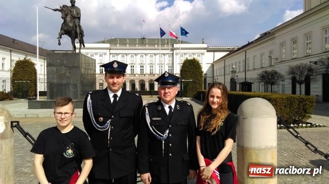 Zdjęcie w galerii na portalu naszraciborz.pl: Młodzieżowa Drużyna Pożarnicza przy OSP w Samborowicach na spotkaniu laureatów w Warszawie wiadomości z regionu