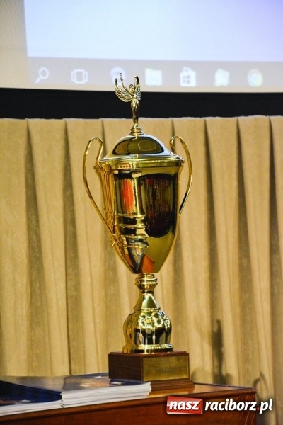 Zdjęcie w galerii na portalu naszraciborz.pl: Młodzieżowa Drużyna Pożarnicza przy OSP w Samborowicach na spotkaniu laureatów w Warszawie wiadomości z regionu