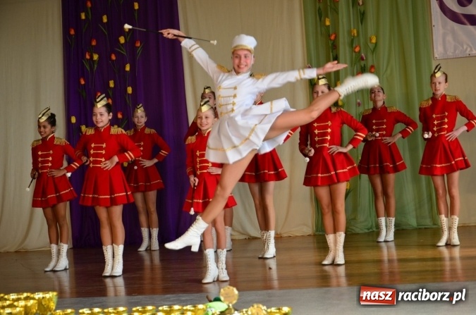 Zdjęcie w galerii na portalu naszraciborz.pl: Mażoretki z Nędzy fantastyczne w Marklowicach wiadomości z regionu