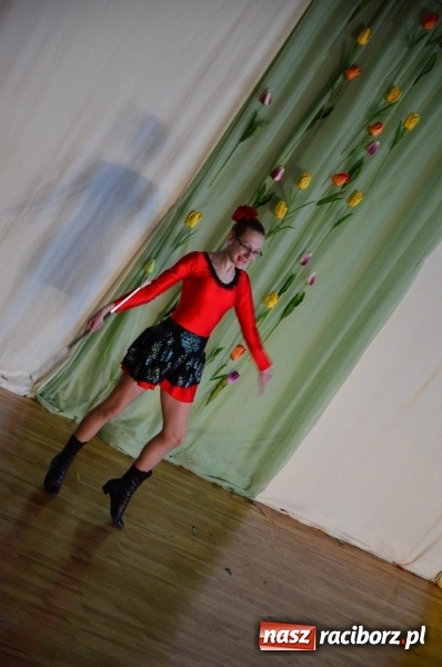 Zdjęcie w galerii na portalu naszraciborz.pl: Mażoretki z Nędzy fantastyczne w Marklowicach wiadomości z regionu