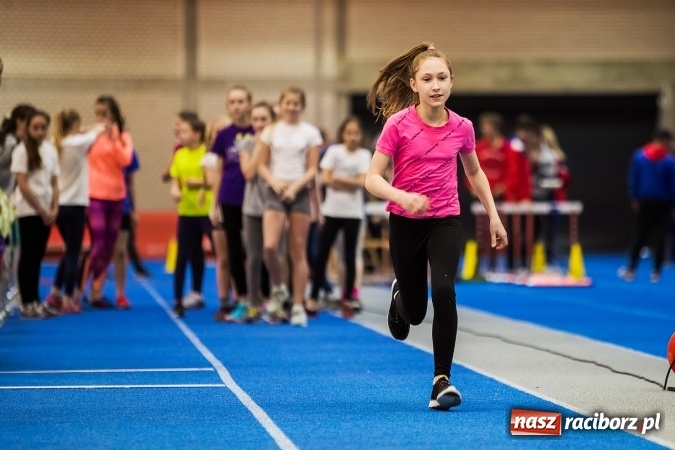Zdjęcie w galerii na portalu naszraciborz.pl: Halowe Mistrzostwa Raciborza i Powiatu Raciborskiego w Lekkiej Atletyce wiadomości z regionu