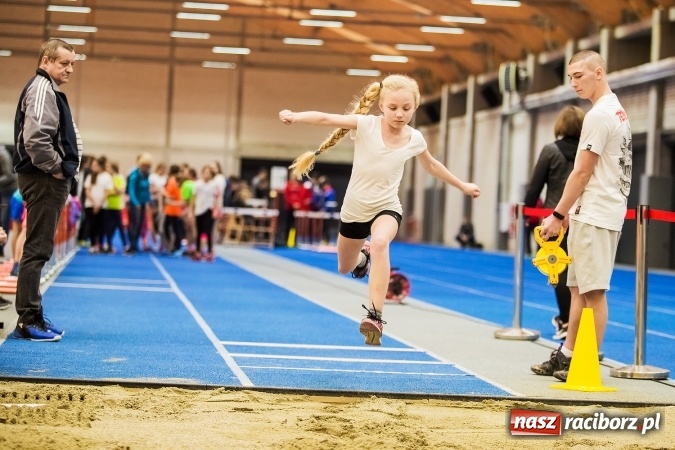 Zdjęcie w galerii na portalu naszraciborz.pl: Halowe Mistrzostwa Raciborza i Powiatu Raciborskiego w Lekkiej Atletyce wiadomości z regionu