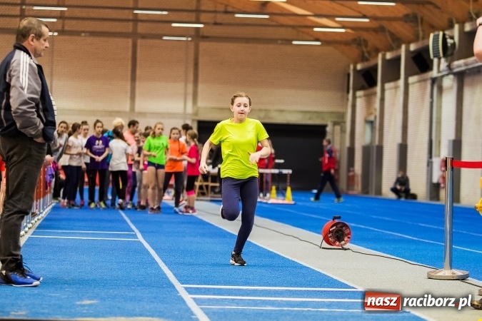 Zdjęcie w galerii na portalu naszraciborz.pl: Halowe Mistrzostwa Raciborza i Powiatu Raciborskiego w Lekkiej Atletyce wiadomości z regionu