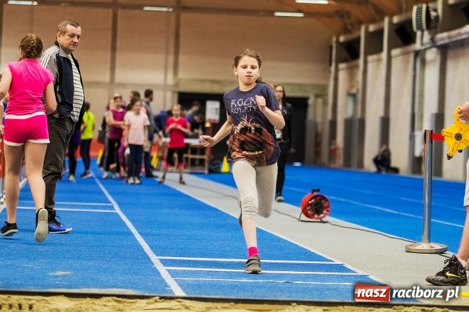 Zdjęcie w galerii na portalu naszraciborz.pl: Halowe Mistrzostwa Raciborza i Powiatu Raciborskiego w Lekkiej Atletyce wiadomości z regionu