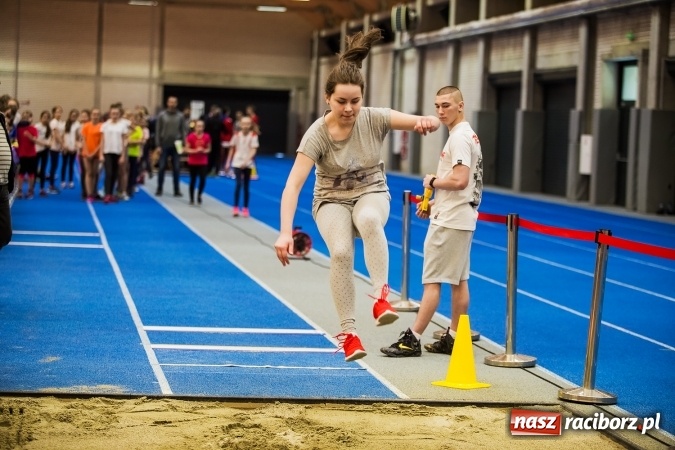 Zdjęcie w galerii na portalu naszraciborz.pl: Halowe Mistrzostwa Raciborza i Powiatu Raciborskiego w Lekkiej Atletyce wiadomości z regionu