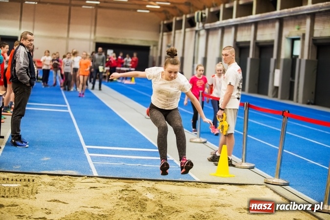 Zdjęcie w galerii na portalu naszraciborz.pl: Halowe Mistrzostwa Raciborza i Powiatu Raciborskiego w Lekkiej Atletyce wiadomości z regionu
