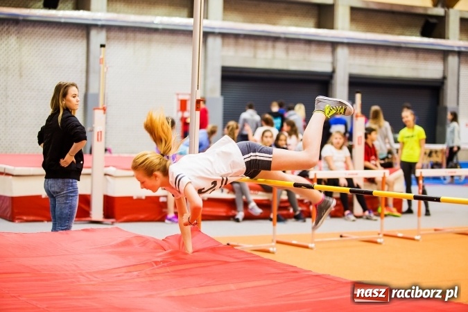 Zdjęcie w galerii na portalu naszraciborz.pl: Halowe Mistrzostwa Raciborza i Powiatu Raciborskiego w Lekkiej Atletyce wiadomości z regionu
