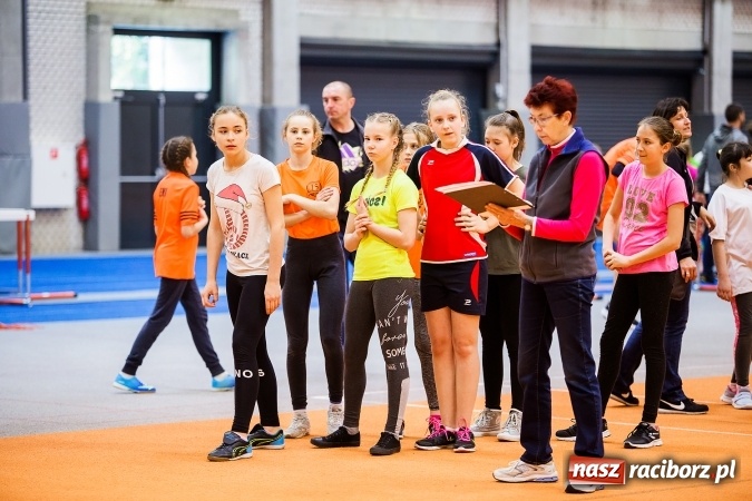 Zdjęcie w galerii na portalu naszraciborz.pl: Halowe Mistrzostwa Raciborza i Powiatu Raciborskiego w Lekkiej Atletyce wiadomości z regionu