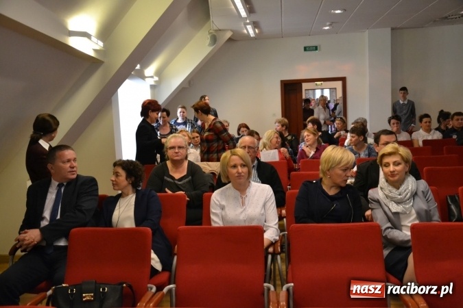 Zdjęcie w galerii na portalu naszraciborz.pl: Mocni Razem - konferencja na Zamku Piastowskim  wiadomości z regionu
