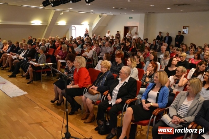 Zdjęcie w galerii na portalu naszraciborz.pl: Mocni Razem - konferencja na Zamku Piastowskim  wiadomości z regionu