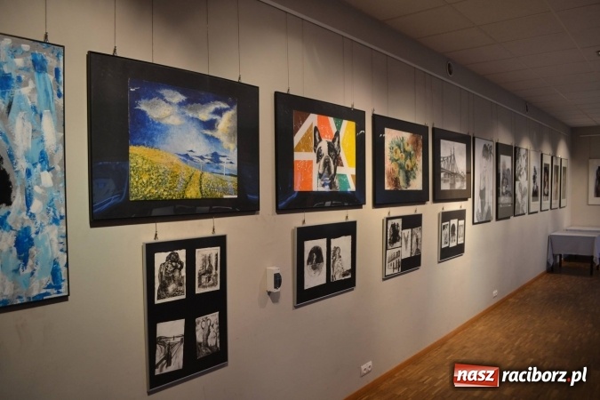 Zdjęcie w galerii na portalu naszraciborz.pl: Prace uczniów raciborskiego Liceum Plastycznego można oglądać w Kuźni Raciborskiej  wiadomości z regionu