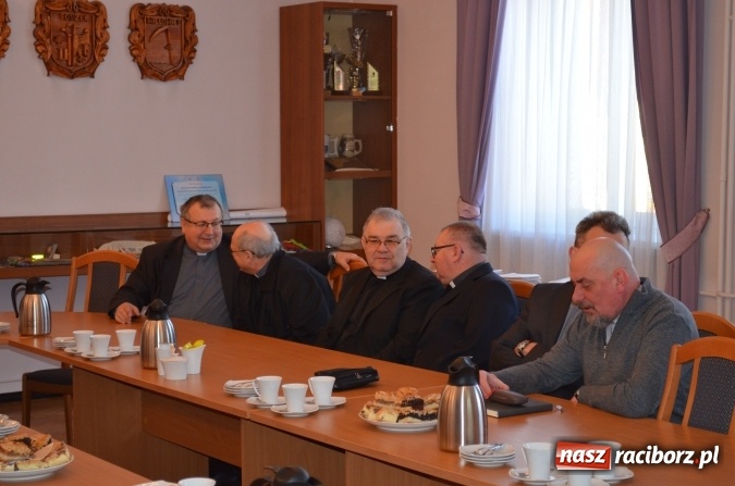 Zdjęcie w galerii na portalu naszraciborz.pl: Spotkanie z proboszczami powiatu gliwickiego  wiadomości z regionu