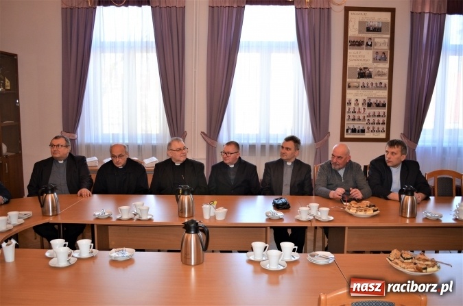 Zdjęcie w galerii na portalu naszraciborz.pl: Spotkanie z proboszczami powiatu gliwickiego  wiadomości z regionu