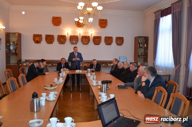 Zdjęcie w galerii na portalu naszraciborz.pl: Spotkanie z proboszczami powiatu gliwickiego  wiadomości z regionu
