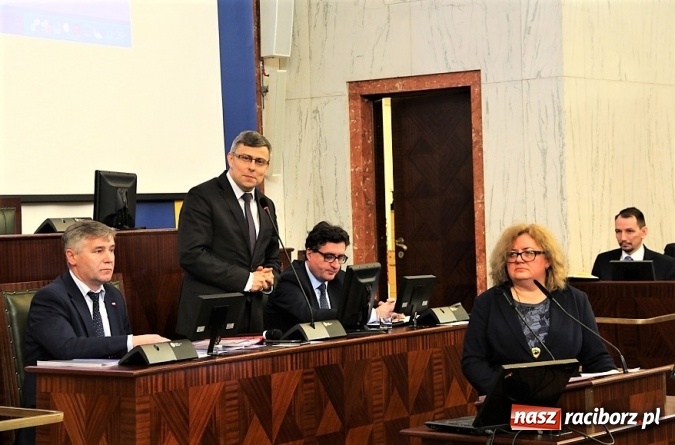 Zdjęcie w galerii na portalu naszraciborz.pl: O planach żeglownego połączenia Dunaju, Odry i Łaby w sali Sejmu Śląskiego wiadomości z regionu