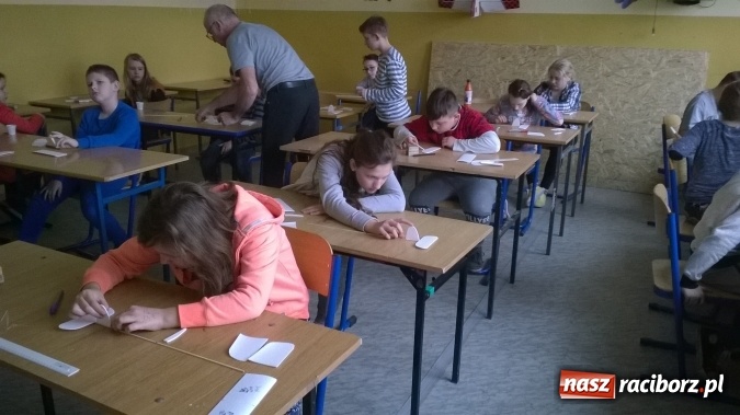 Zdjęcie w galerii na portalu naszraciborz.pl: W Kuźni Raciborskiej odbyły się I Gminne Mistrzostwa Modeli Sterowanych Drogą Radiową wiadomości z regionu