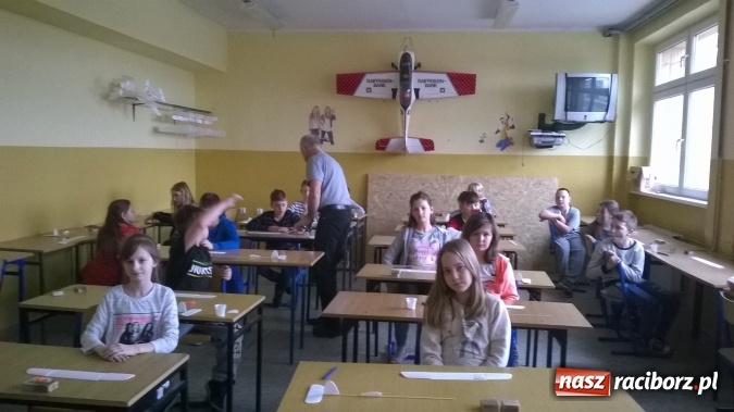 Zdjęcie w galerii na portalu naszraciborz.pl: W Kuźni Raciborskiej odbyły się I Gminne Mistrzostwa Modeli Sterowanych Drogą Radiową wiadomości z regionu