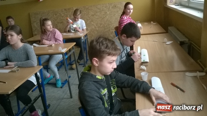 Zdjęcie w galerii na portalu naszraciborz.pl: W Kuźni Raciborskiej odbyły się I Gminne Mistrzostwa Modeli Sterowanych Drogą Radiową wiadomości z regionu