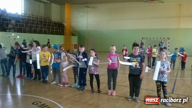 Zdjęcie w galerii na portalu naszraciborz.pl: W Kuźni Raciborskiej odbyły się I Gminne Mistrzostwa Modeli Sterowanych Drogą Radiową wiadomości z regionu