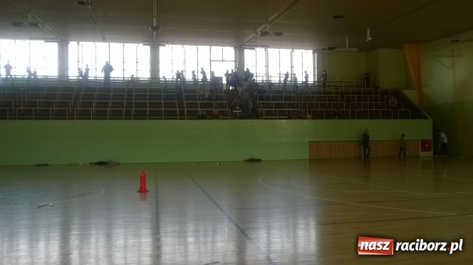 Zdjęcie w galerii na portalu naszraciborz.pl: W Kuźni Raciborskiej odbyły się I Gminne Mistrzostwa Modeli Sterowanych Drogą Radiową wiadomości z regionu