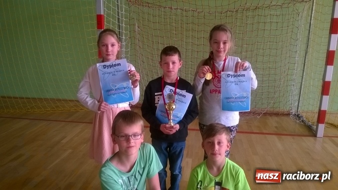 Zdjęcie w galerii na portalu naszraciborz.pl: W Kuźni Raciborskiej odbyły się I Gminne Mistrzostwa Modeli Sterowanych Drogą Radiową wiadomości z regionu