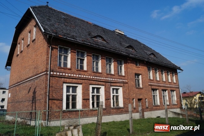 Zdjęcie w galerii na portalu naszraciborz.pl: Stara szkoła w Nędzy zmieniła właściciela wiadomości z regionu