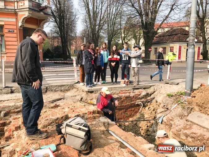 Zdjęcie w galerii na portalu naszraciborz.pl: Studenci na tropach tajemnic historii  wiadomości z regionu