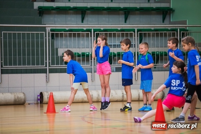 Zdjęcie w galerii na portalu naszraciborz.pl: Turniej Gier i Zabaw w Arenie Rafako wiadomości z regionu