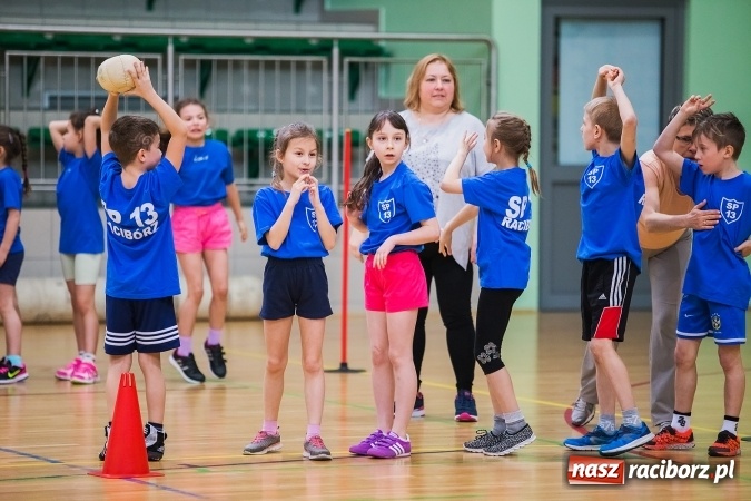 Zdjęcie w galerii na portalu naszraciborz.pl: Turniej Gier i Zabaw w Arenie Rafako wiadomości z regionu