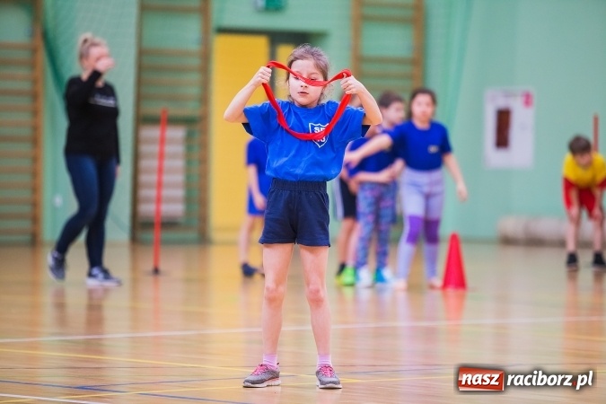 Zdjęcie w galerii na portalu naszraciborz.pl: Turniej Gier i Zabaw w Arenie Rafako wiadomości z regionu