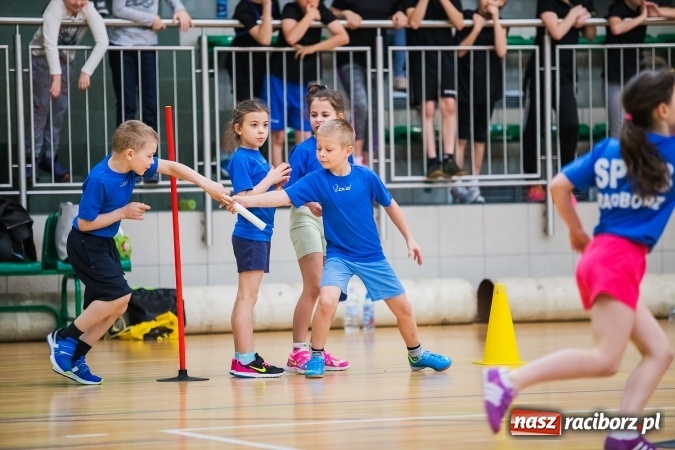 Zdjęcie w galerii na portalu naszraciborz.pl: Turniej Gier i Zabaw w Arenie Rafako wiadomości z regionu