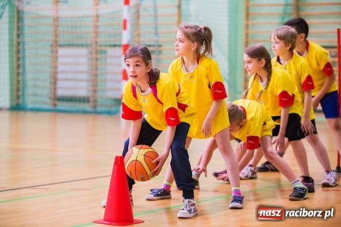 Zdjęcie w galerii na portalu naszraciborz.pl: Turniej Gier i Zabaw w Arenie Rafako wiadomości z regionu