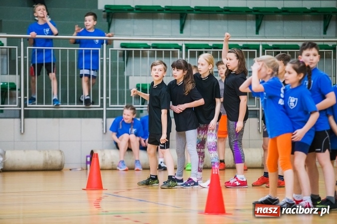 Zdjęcie w galerii na portalu naszraciborz.pl: Turniej Gier i Zabaw w Arenie Rafako wiadomości z regionu