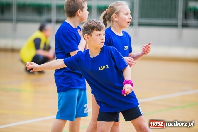 Zdjęcie w galerii na portalu naszraciborz.pl: Turniej Gier i Zabaw w Arenie Rafako wiadomości z regionu