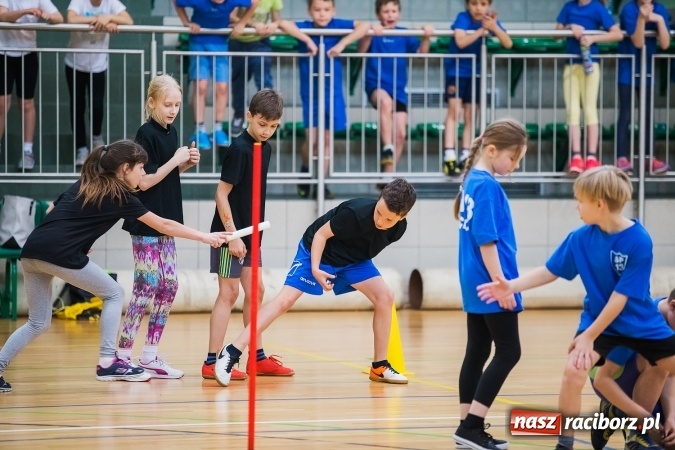 Zdjęcie w galerii na portalu naszraciborz.pl: Turniej Gier i Zabaw w Arenie Rafako wiadomości z regionu