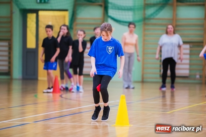 Zdjęcie w galerii na portalu naszraciborz.pl: Turniej Gier i Zabaw w Arenie Rafako wiadomości z regionu