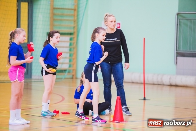 Zdjęcie w galerii na portalu naszraciborz.pl: Turniej Gier i Zabaw w Arenie Rafako wiadomości z regionu