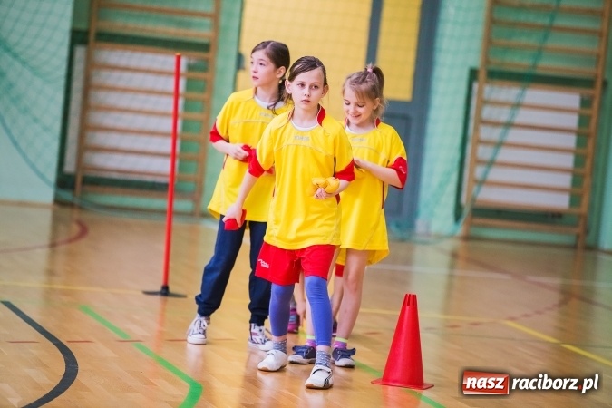 Zdjęcie w galerii na portalu naszraciborz.pl: Turniej Gier i Zabaw w Arenie Rafako wiadomości z regionu