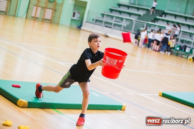 Zdjęcie w galerii na portalu naszraciborz.pl: Turniej Gier i Zabaw w Arenie Rafako wiadomości z regionu