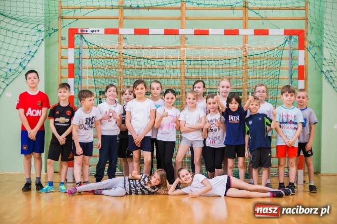 Zdjęcie w galerii na portalu naszraciborz.pl: Turniej Gier i Zabaw w Arenie Rafako wiadomości z regionu