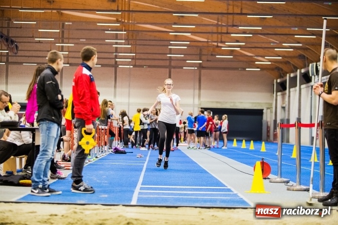 Zdjęcie w galerii na portalu naszraciborz.pl: Drugi dzień Halowych Mistrzostw Raciborza w Lekkiej Atletyce wiadomości z regionu