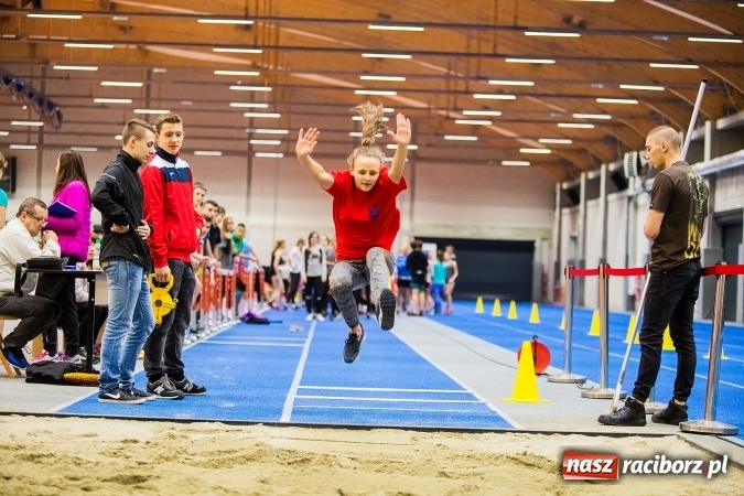Zdjęcie w galerii na portalu naszraciborz.pl: Drugi dzień Halowych Mistrzostw Raciborza w Lekkiej Atletyce wiadomości z regionu