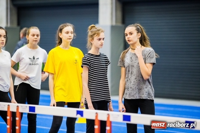 Zdjęcie w galerii na portalu naszraciborz.pl: Drugi dzień Halowych Mistrzostw Raciborza w Lekkiej Atletyce wiadomości z regionu