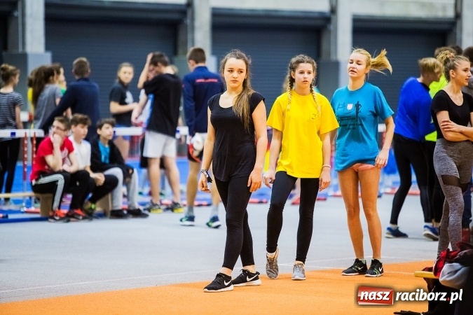 Zdjęcie w galerii na portalu naszraciborz.pl: Drugi dzień Halowych Mistrzostw Raciborza w Lekkiej Atletyce wiadomości z regionu