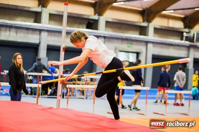 Zdjęcie w galerii na portalu naszraciborz.pl: Drugi dzień Halowych Mistrzostw Raciborza w Lekkiej Atletyce wiadomości z regionu