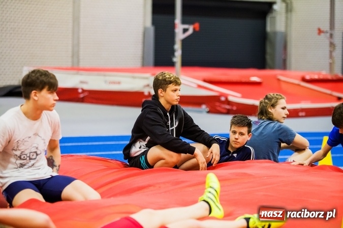 Zdjęcie w galerii na portalu naszraciborz.pl: Drugi dzień Halowych Mistrzostw Raciborza w Lekkiej Atletyce wiadomości z regionu